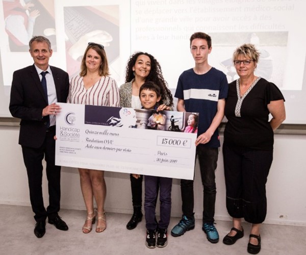 Les lauréats de la Fondation OVE pour le projet « L’aide aux devoirs par visio »