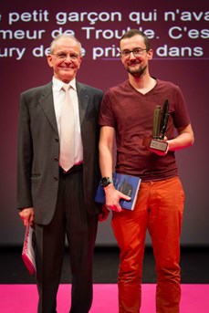 Axel Kahn (à gauche) et Frédéric Ruby (à droite), après avoir reçu le Prix du Coup de cœur du jury 2018