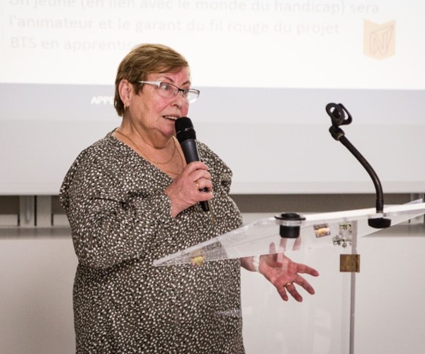 Julie Aubry, responsable de la bibliothèque municipale de Loir-en-Vallée, lauréate d'un prix