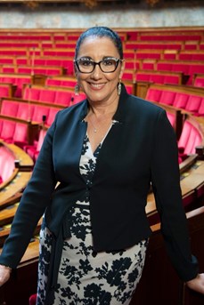 Fadila Khattabi dans l'hémicycle de l'Assemblée nationale