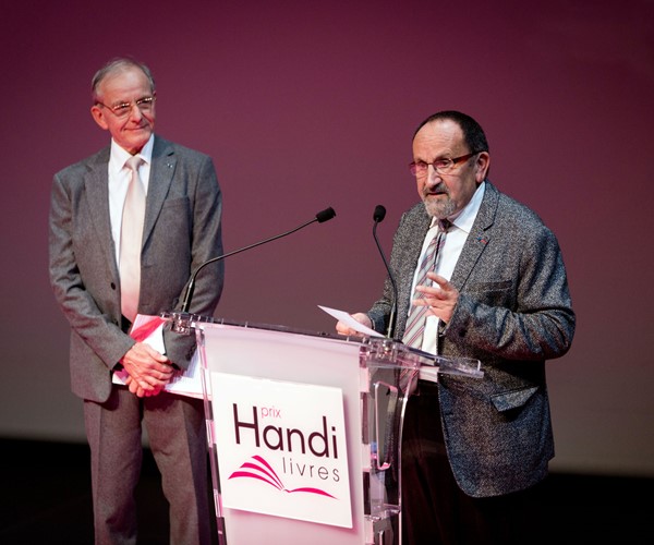 Jean Barucq, Président du Fonds Handicap & Société et Axel Kahn, Président du Jury Handi-Livres à l'occasion de la 12ème édition du Prix Handi-Livres.