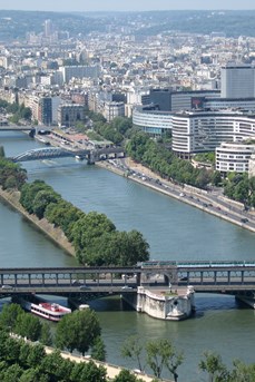 Vue aérienne de Paris et de la Seine