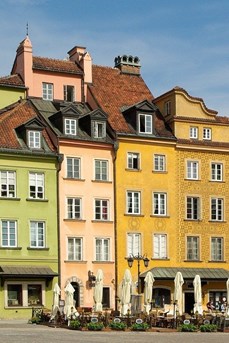 Des immeubles colorés du centre historique de Varsovie